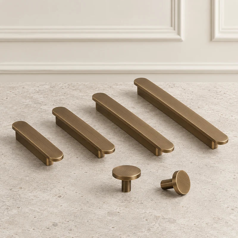 Poignée de meuble plate en laiton, finition bronze brossé - vue 1
